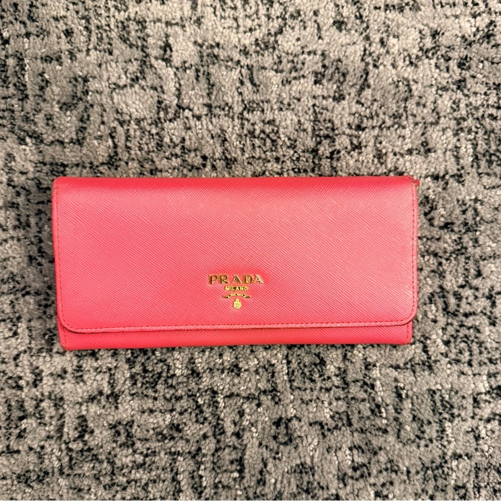 Prada Large Saffiano Leather Wallet. Real. Bought in Hong Kong for $1400. OBO